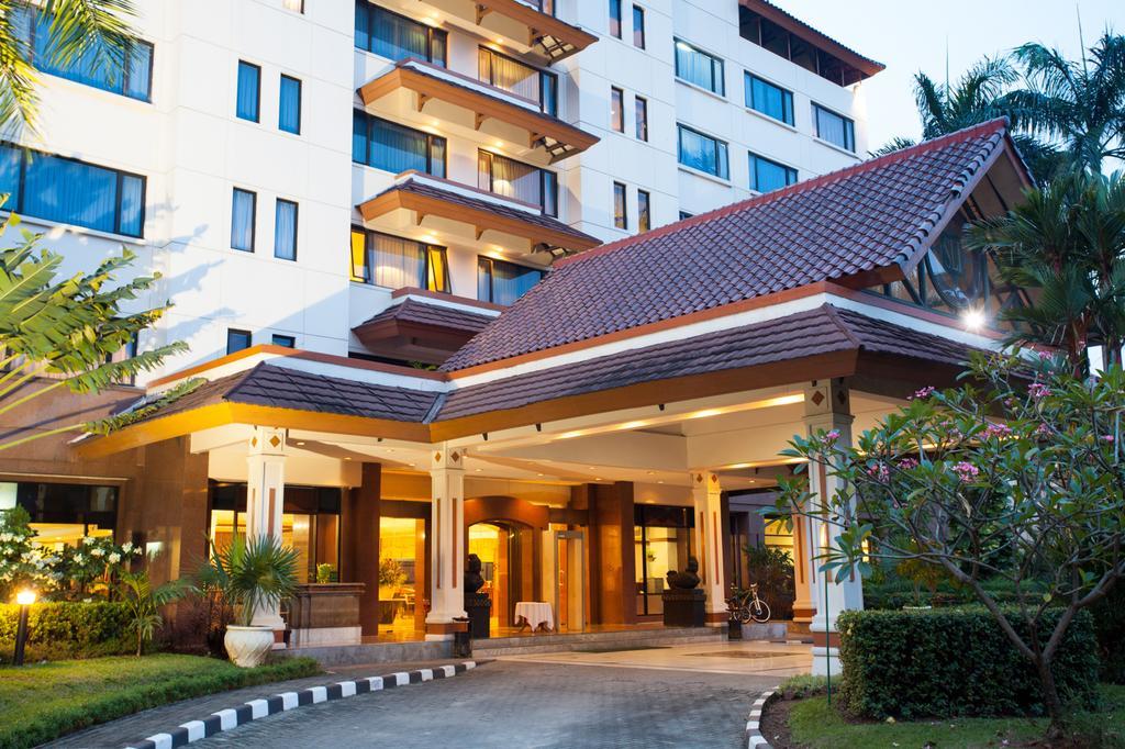 Hotel Sahid Jaya Lippo Cikarang Buitenkant foto